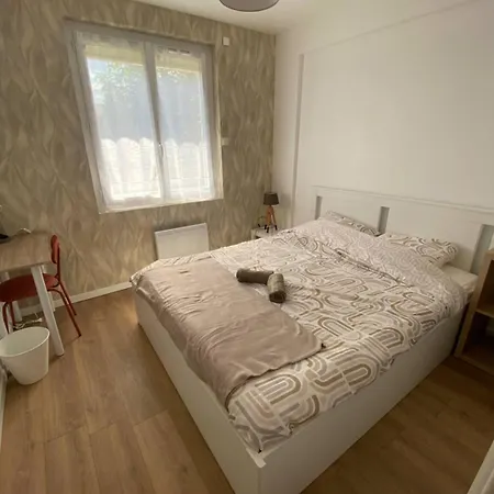 Domaine Familial- 3 Privatifs- 13 Pers- Jardin Et Parking Gratuit Hébergement de vacances Poitiers