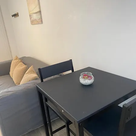 Hébergement de vacances Domaine Familial- 3 Privatifs- 13 Pers- Jardin Et Parking Gratuit *