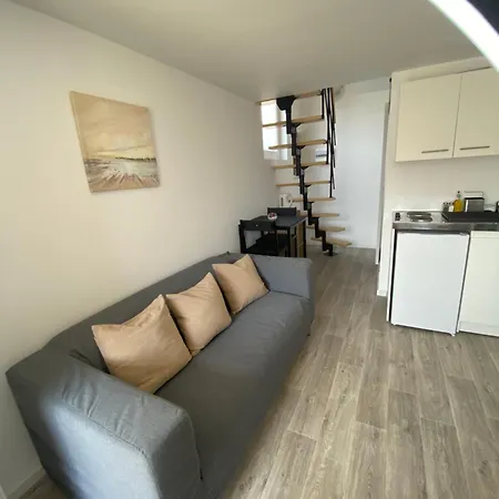 Domaine Familial- 3 Privatifs- 13 Pers- Jardin Et Parking Gratuit Hébergement de vacances Poitiers